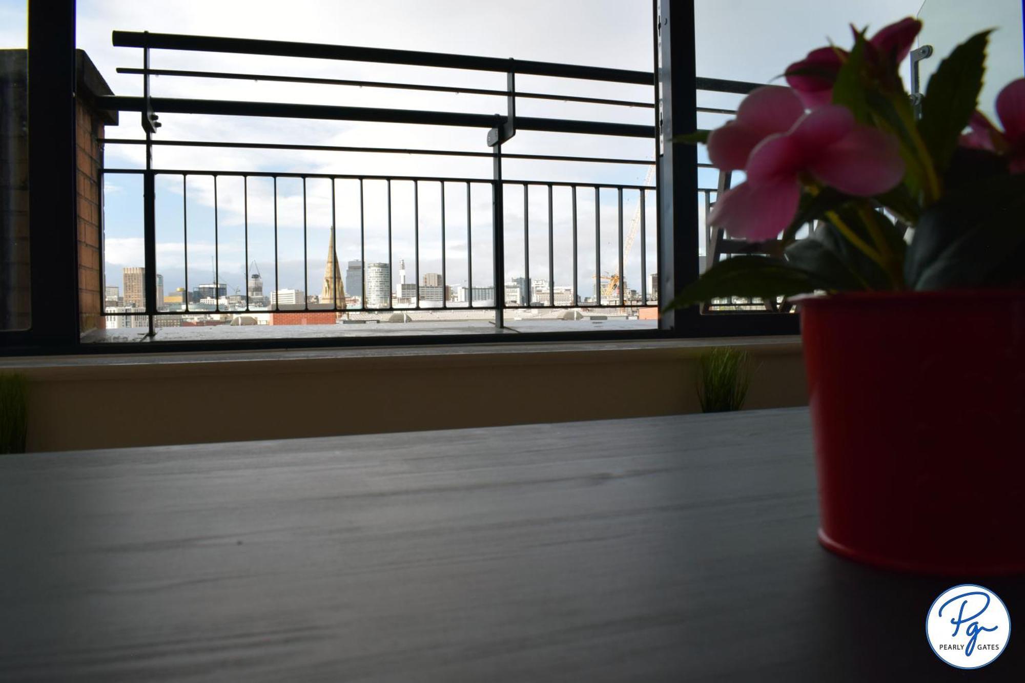Penthouse - Amazing City Skyline Views - Balcony - Free Extra 2 Hours - Free Parking - Utilita Arena - Bullring Shopping - New St Station- Super King Size Bed Birmingham Zewnętrze zdjęcie